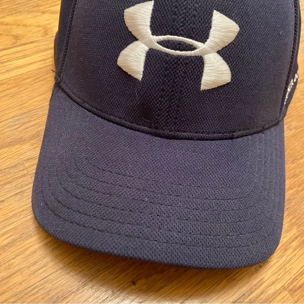 EUC Under Armour Heat Gear Stretch Fit Youth Baseball Cap